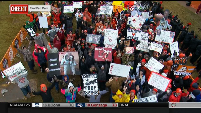 Illustration for article titled Stoops Rhymes With Poops: Your Stillwater College GameDay Sign Roundup